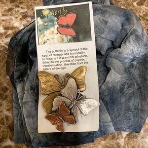 Pin - Butterfly pin.